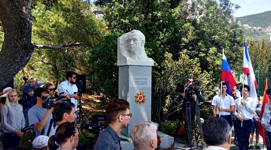 Памятник Терлецкому открыли в Форосском парке