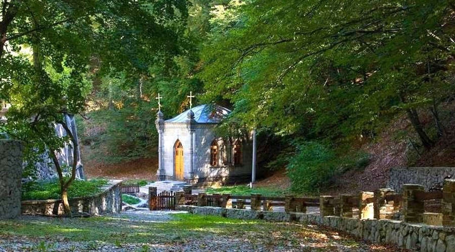 Госкомрегистр оформил в собственность Крымской епархии землю Косьмо-Дамиановского монастыря в Алуште
