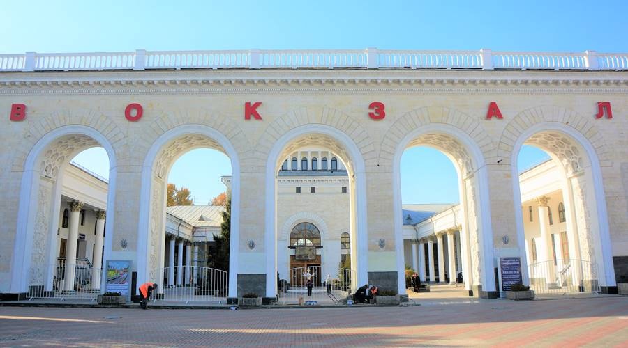 Железнодорожный вокзал Симферополя обновил навигацию для пассажиров