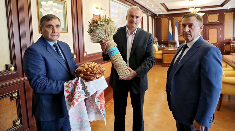 Крымские аграрии намолотили 1 млн тонн зерна по итогам сбора урожая с 97% площадей