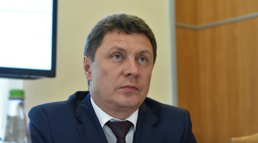Аксёнов принял отставку вице-премьера Селезнёва