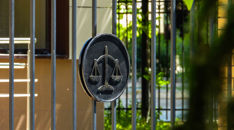 Суд в Крыму отправил под арест подозреваемого в убийстве шестилетней девочки