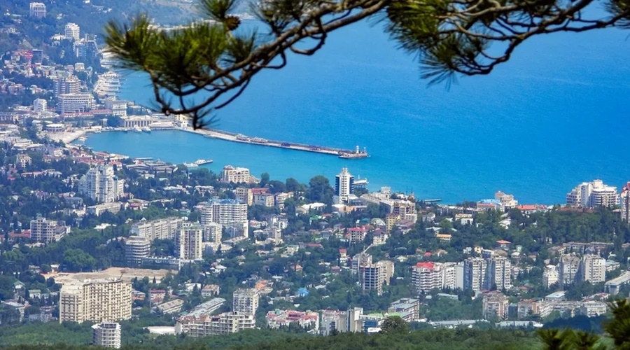 Крым опередил Турцию по числу российских туристов в бархатный сезон