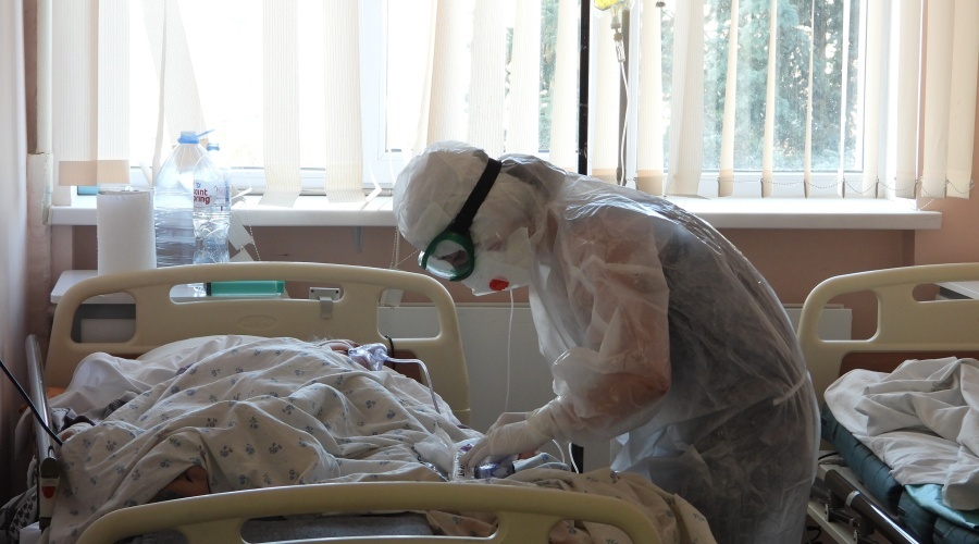 Семь пациентов с COVID-19 умерли в Крыму за сутки
