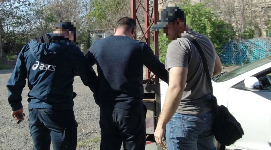 Сотрудники агентства по управлению госимуществом в Крыму задержаны по делу о взятке