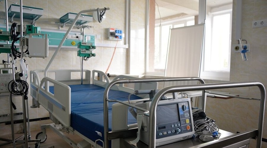 Пять пациентов с COVID-19 в Крыму находятся в крайне тяжелом состоянии