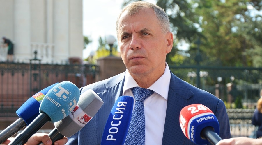 Константинов заявил, что давно хотел работать спикером парламента Крыма без зарплаты