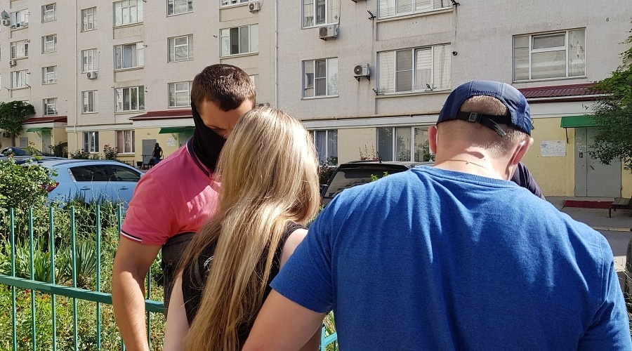 Суд отправил в колонию двух женщин за создание нарколаборатории в Севастополе