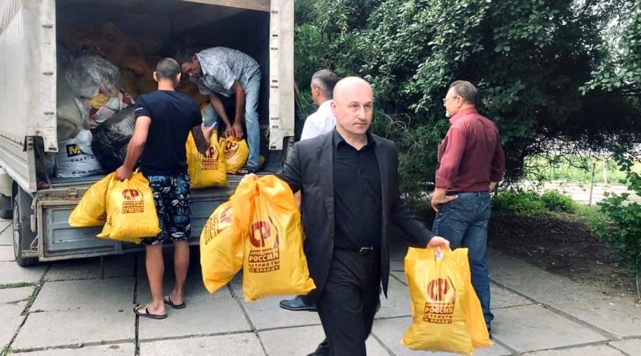 Николай Стариков привез в Керчь партию гуманитарной помощи