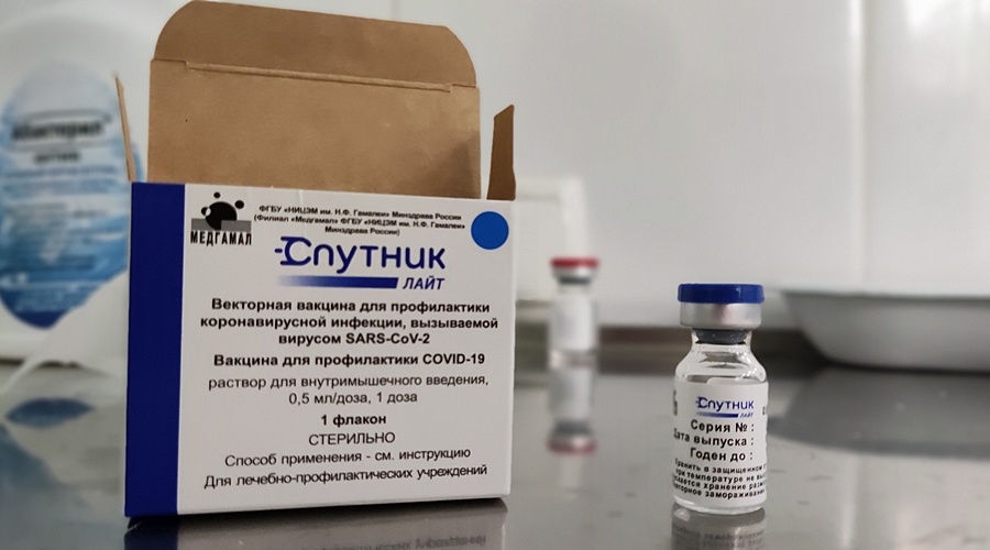 Аксёнов развеял слухи о негативном влиянии вакцин от COVID-19 на человека