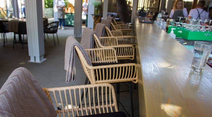 Оригинальные стулья для баров и ресторанов с доставкой от компании DeepHouse