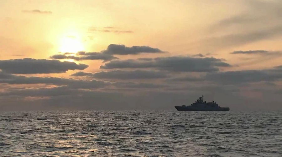 Корабли ВМФ провели в Черном море артиллерийский бой и противолодочные учения