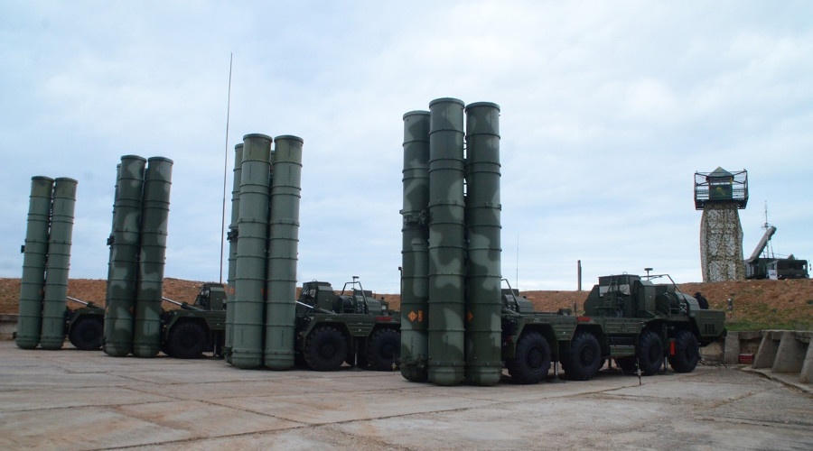 Дивизион С-400 отработал электронные пуски ракет на «Авиадартсе» в Феодосии