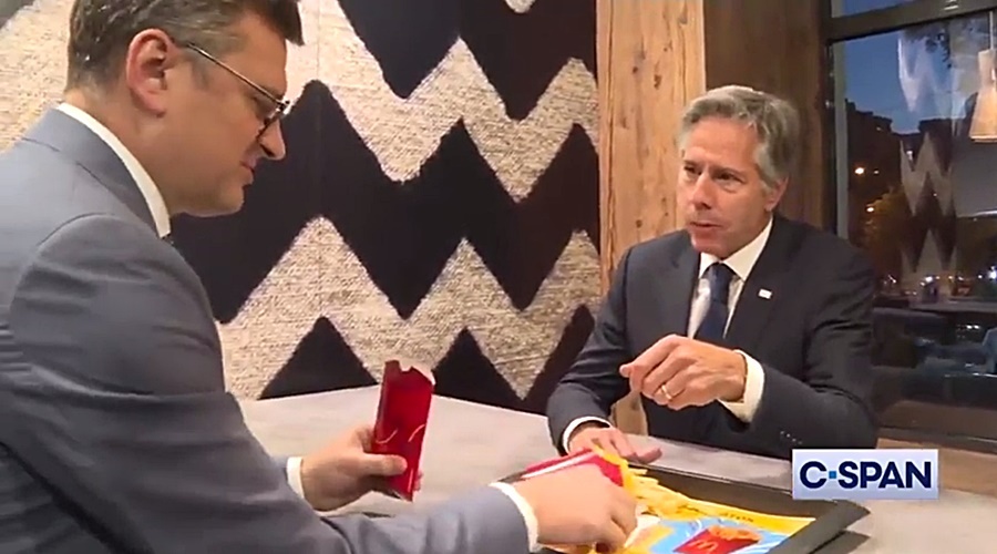 Глава МИД Украины рассказал главе Госдепа об антипохмельных свойствах еды из McDonald's