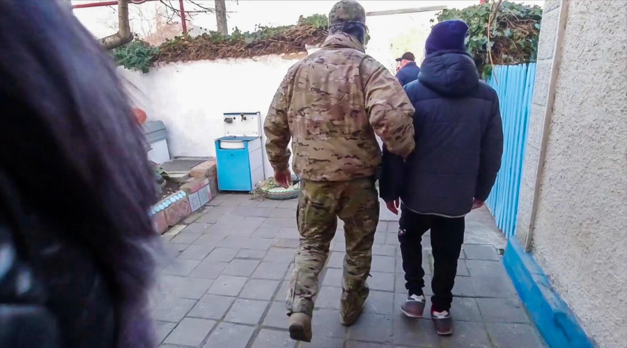 В отношении двух подростков в Керчи возбуждено дело о подготовке теракта