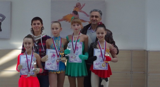 Пять юных севастопольцев стали призёрами соревнований по фигурному катанию в Краснодаре