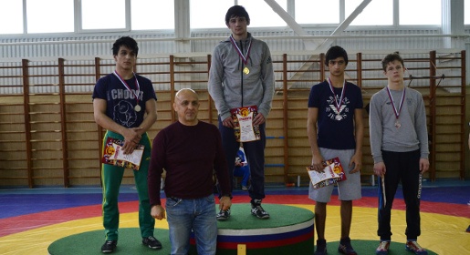 Крымчане завоевали десять медалей на первенстве ЮФО по вольной борьбе