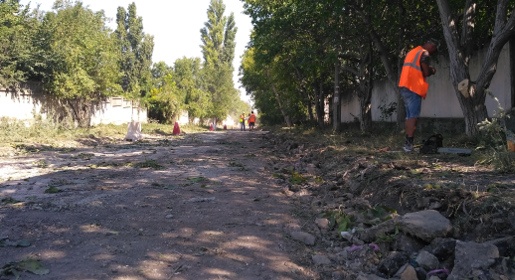 Капремонт дорог в Симферополе начался с улицы Коммунальной