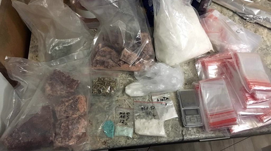 Крымские полицейские изъяли у мужчины почти три килограмма синтетических наркотиков
