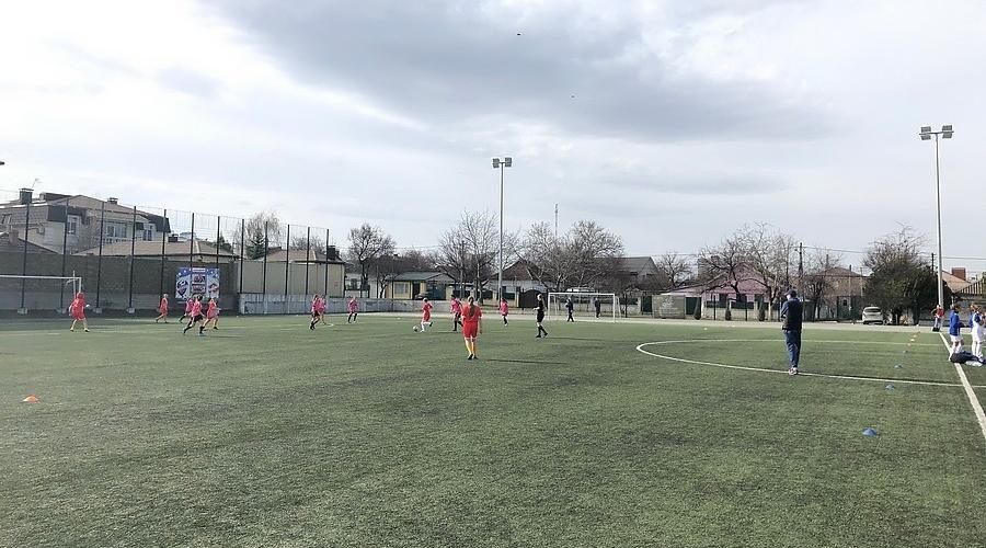 Футбольный турнир среди женских команд прошел в Симферополе