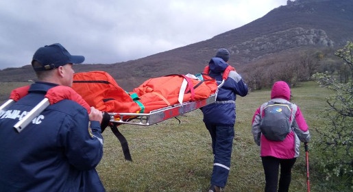 Крымские спасатели оказали помощь в горах двум пожилым туристкам (ФОТО)