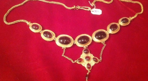 Севастопольский суд оштрафовал продавца древних ювелирных украшений на 3 тыс рублей (ФОТО)