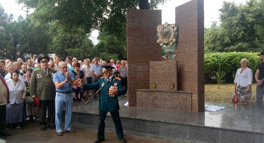 Памятная стела в честь юбилея военно-политического училища была открыта в Симферополе (ФОТО)