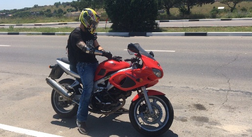 Крыминформ подарил 20 л бензина мотоциклисту из ролика с дерзким нарушителем (ФОТО, ВИДЕО)