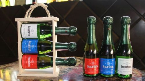 Завод шампанских вин «Новый Свет» выпустил эксклюзивный набор шампанского в честь Дня России