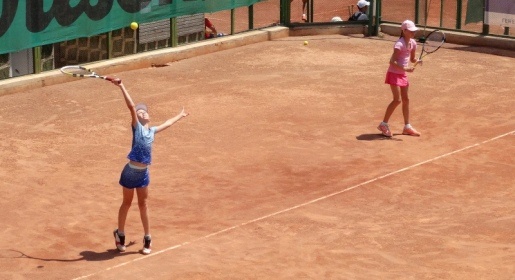 В Симферополе соревновались теннисисты до 15 лет из Украины и России (ФОТО)