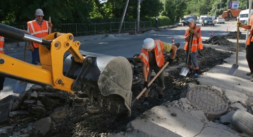 Капитальный ремонт 11 улиц Симферополя завершат в середине сентября (ФОТО)