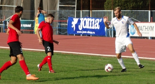 Симферопольцы победили ялтинцев в центральном матче 5 тура крымского футбольного чемпионата (ФОТО)