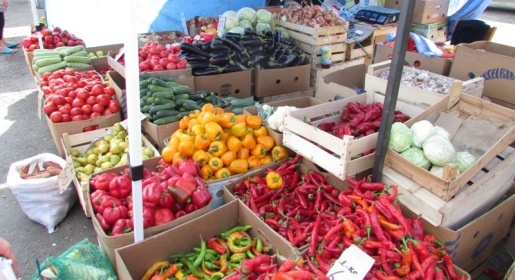 Продовольственная блокада Украины не повлияла на торговлю на крупнейшем крымском рынке (ФОТО)