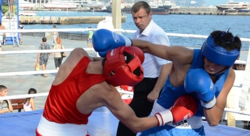 Юбилейный международный турнир по боксу памяти Амет-Хана Султана открылся на ялтинской набережной (ФОТО)