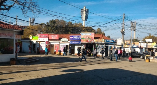 Симферопольские предприниматели начали благоустройство площади перед Центральным рынком (ФОТО)