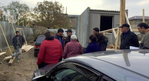 Рейдеры захватили участок пожилого крымчанина-инвалида, несмотря на судебный запрет (ФОТО)