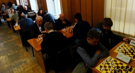 В Симферополе определены призёры Республиканского предновогоднего блиц-турнира по шахматам (ФОТО)