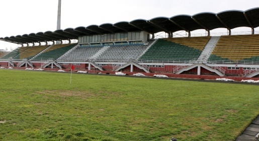 В Крымском футбольном союзе увидели постепенное улучшение газона и инфраструктуры стадиона в Керчи (ФОТО)