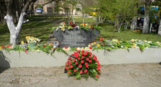 Симферопольцы почтили память погибших узников фашистских концлагерей (ФОТО)