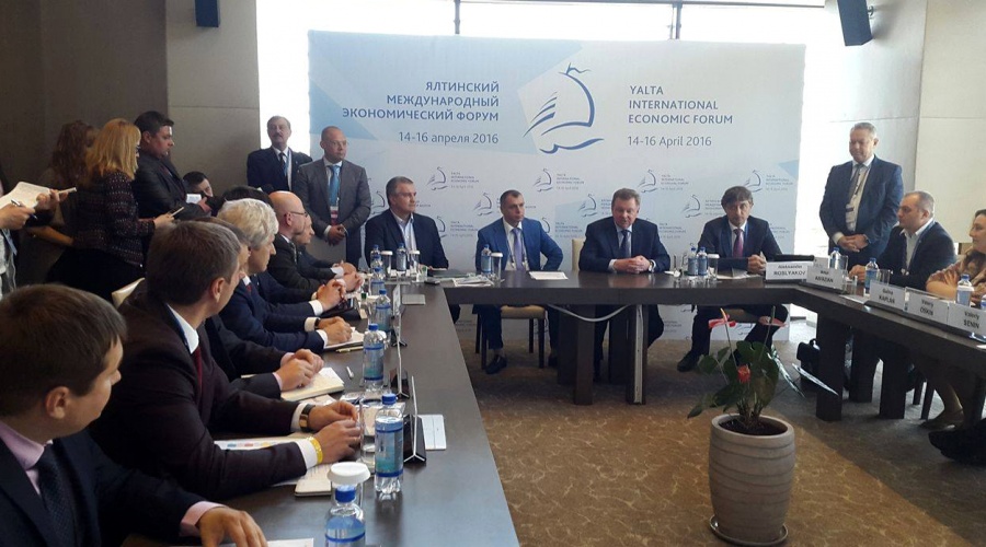 Крымский футбольный союз участвует в работе Ялтинского международного экономического форума – 2016 (ФОТО)