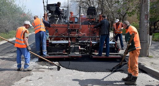 МУП «Экоград» и подрядчик из Симферополя отремонтировали более 40 тыс кв м дорожного полотна в Евпатории
