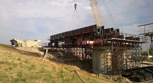 Строители начали подготовку к сборке первого пролёта железнодорожной части Крымского моста