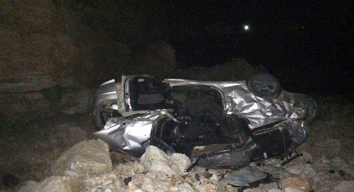 Легковой автомобиль с водителем сорвался с 20-метрового обрыва в Севастополе (ФОТО)