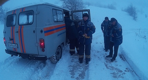 Спасатели эвакуировали пятерых туристов, замерзавших в районе Большого каньона (ФОТО)