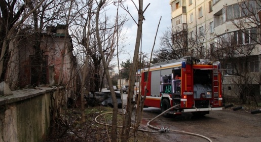 Пожарные спасли четырёх человек из огня в Симферополе (ФОТО)