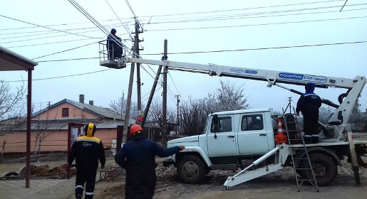 Работники «Крымэнерго» восстановили энергоснабжение 84 населенных пунктов (ФОТО)