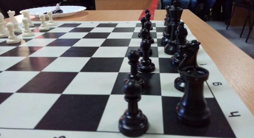 Карякин открыл детско-юношескую шахматную школу в Симферополе и дал сеанс одновременной игры (ФОТО)