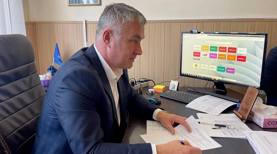 Глава администрации Черноморского района Крыма уволился