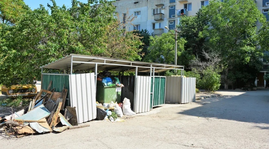 Около сотни проблемных участков сбора мусора в Симферополе оборудуют камерами наблюдения