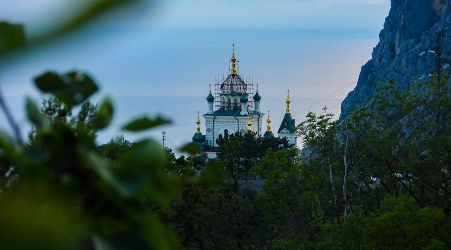 Реставраторы разобрали купол одного из старейших храмов на Южном берегу Крыма